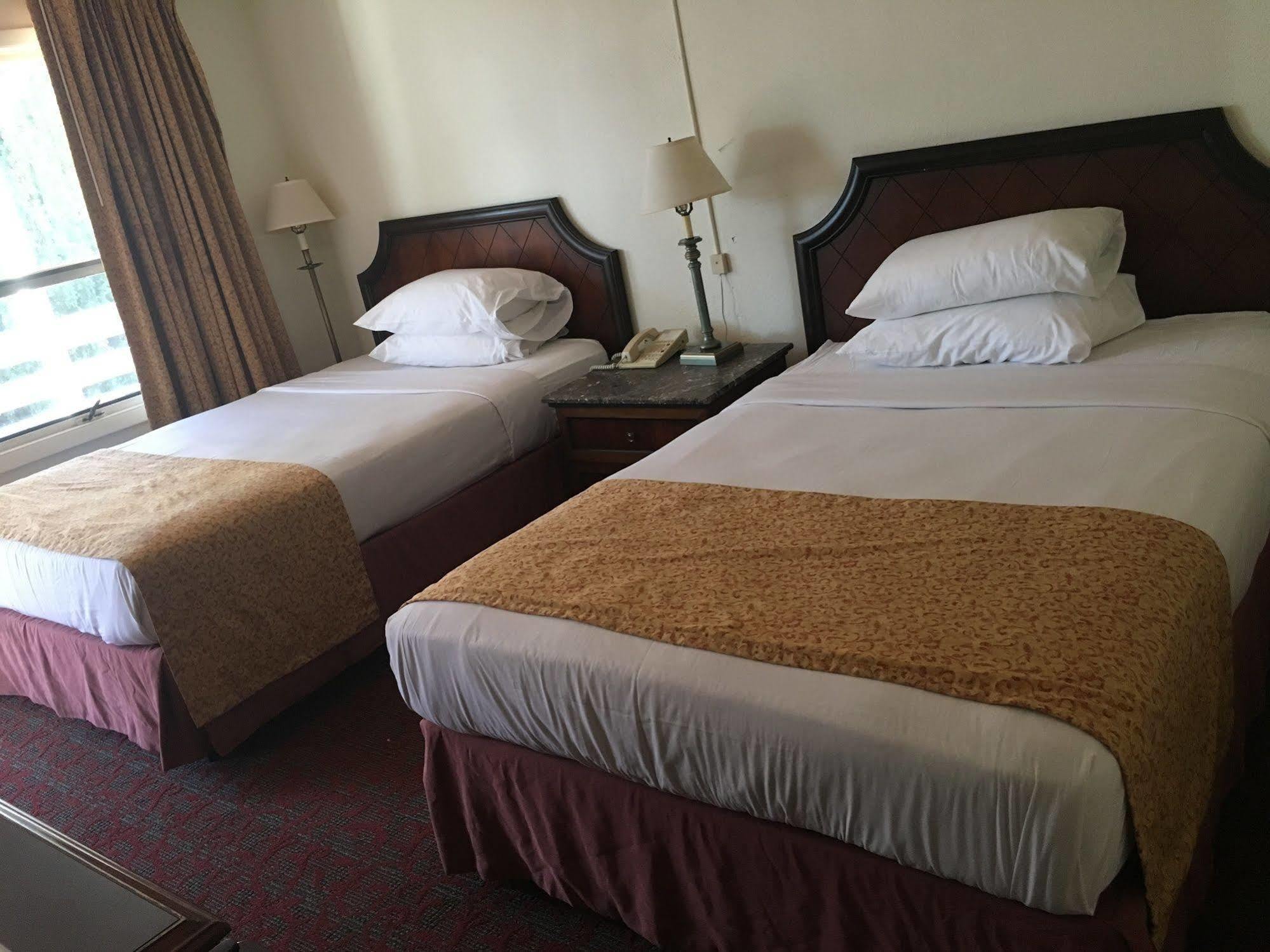 Waterford Inn ภายนอก รูปภาพ